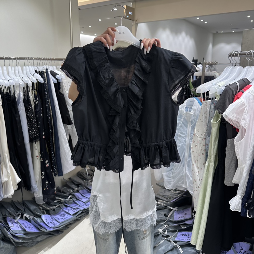 探尋服飾批發(fā)的機(jī)遇與挑戰(zhàn) 解析260516-0035服裝服飾批發(fā)行業(yè)